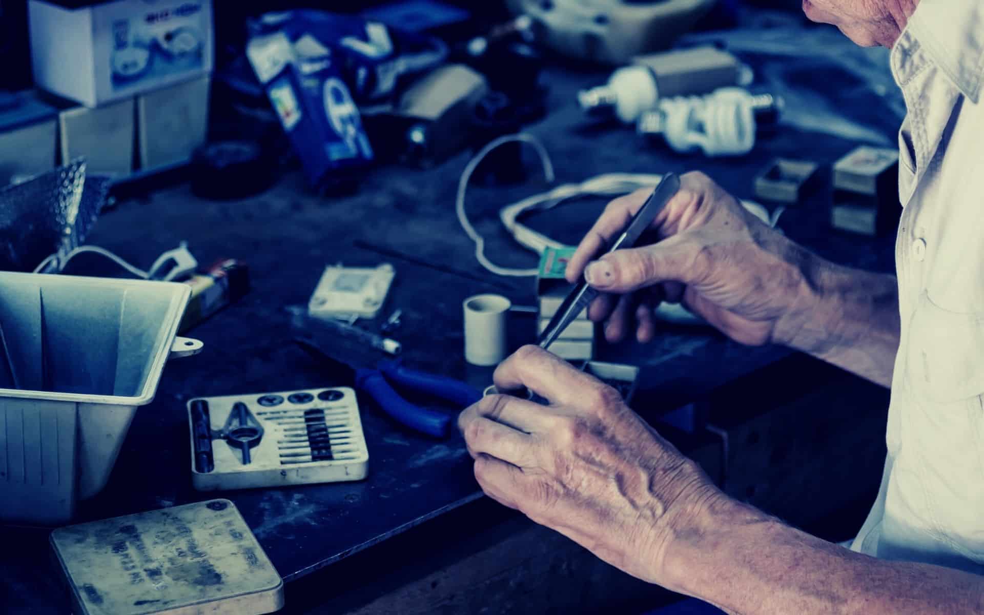 dangers of building DIY lithium batteries|charging-and-discharging|Steven-Lewis_Still-7|IMG_6849|DSC01521|DSC01546|DSC01539|building and soldering battery electronics