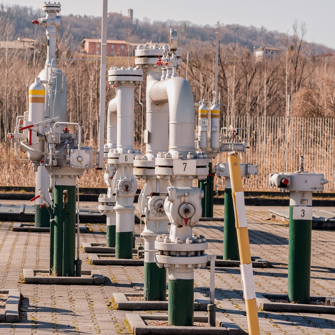 remote oil and gas site needing remote monitoring and UPS
