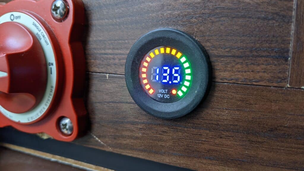 voltage based battery monitor