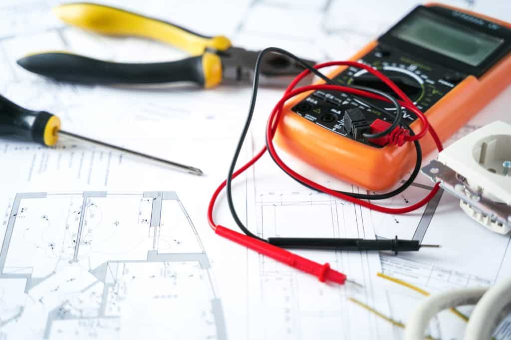 calculating and measuring voltage drop with a voltmeter