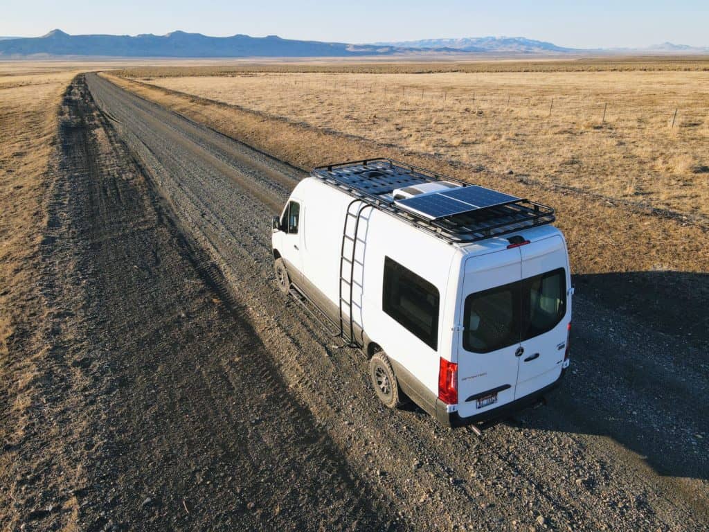 run motorized rv ac unit on lithium batteries