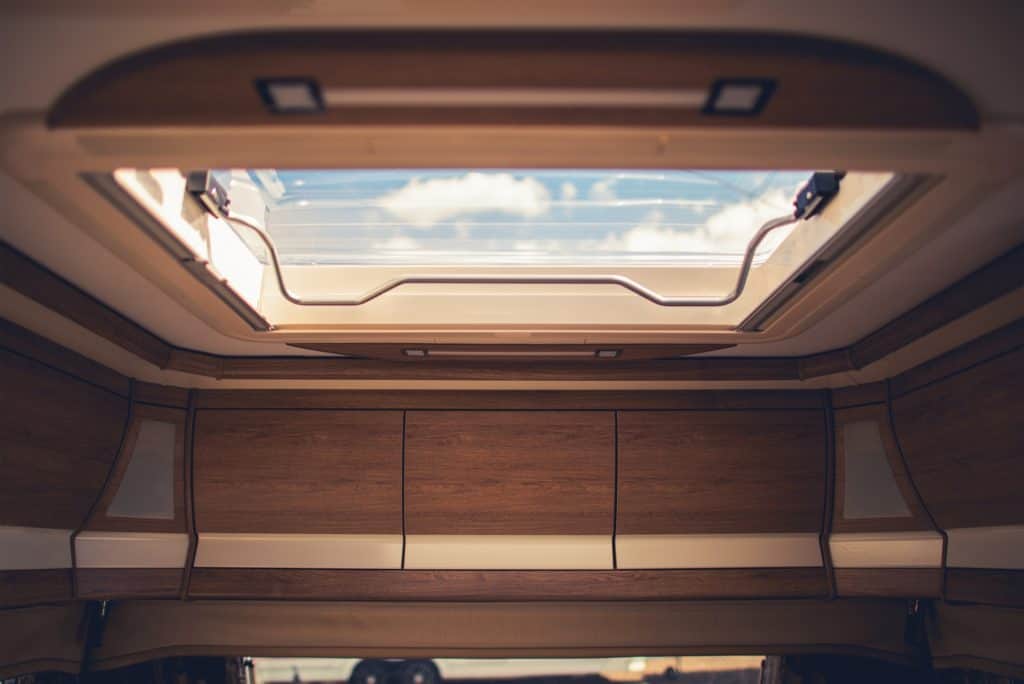 Picture of a sun roof in a rig