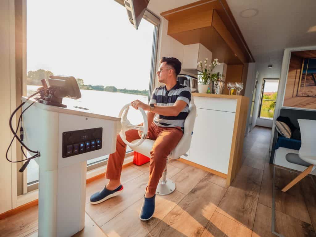 steering a houseboat