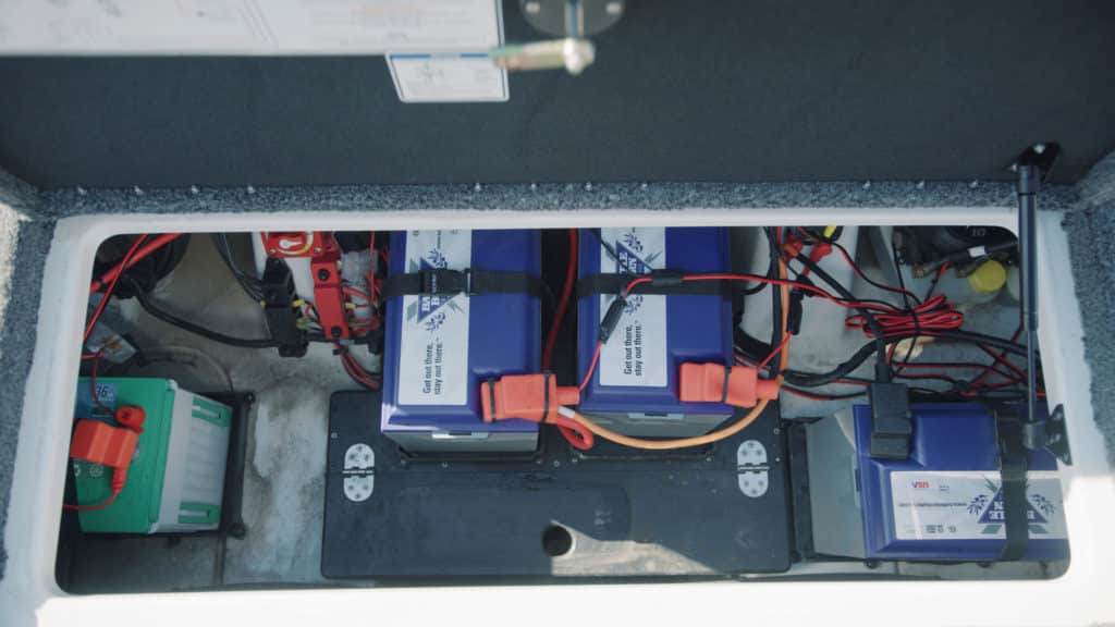 house and starting batteries in boat