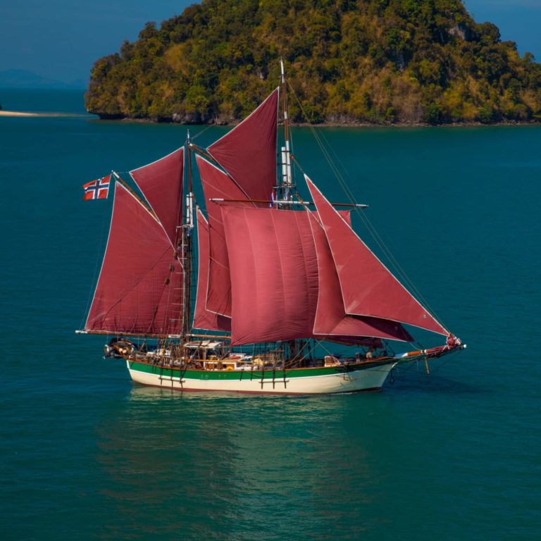 Sailing Vega