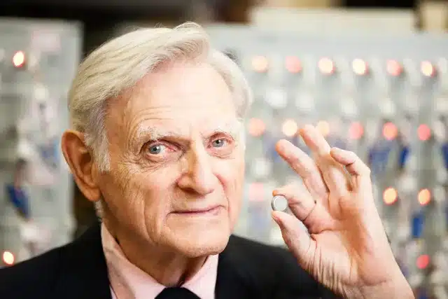 John Goodenough invented the lithium battery in the 70s.