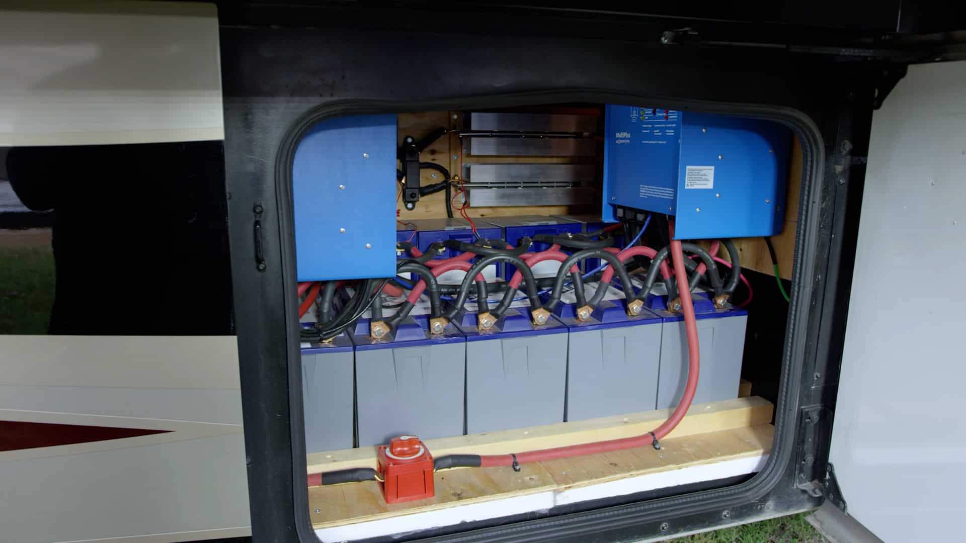 Lithium battery power system in rv